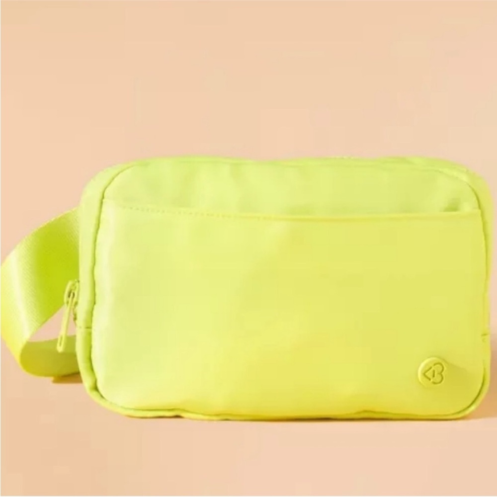 BLOGILATES NWT ultimate belt bag -lime green